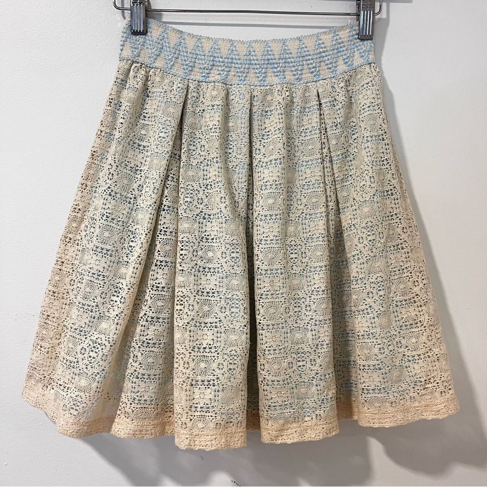 Francesca’s birdcage ivory lace crochet overlay skirt small